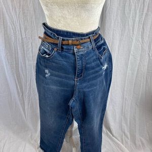 Blue mid rise denim capris